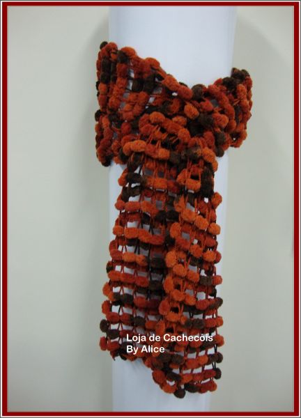 Pompom em trico Vermelho alaranjado com marrom